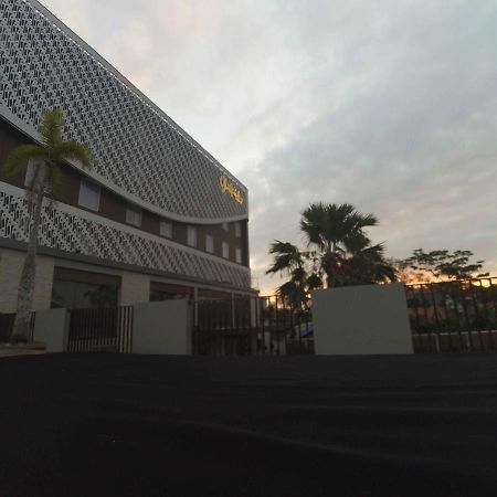 Grand Kolopaking Hotel Kebumen Exterior photo