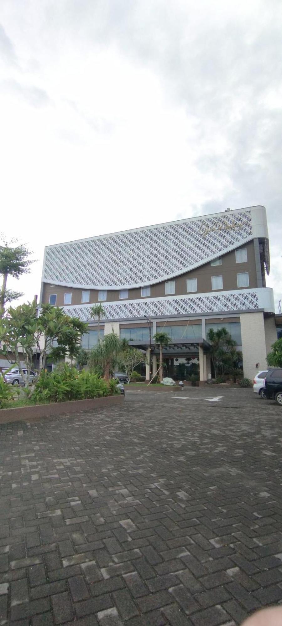 Grand Kolopaking Hotel Kebumen Exterior photo